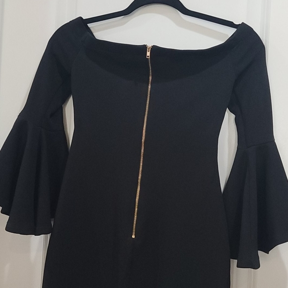 Bell sleeved Little Black Dress - Picture 4 of 6